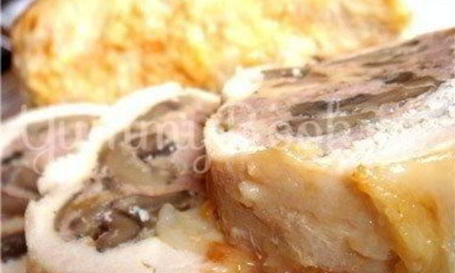Рецепт рулета из куриной грудки с фаршем и шампиньонами