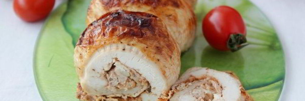 Рулет из курицы с аджикой