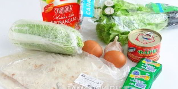 рулет из лаваша с консервированной рыбой