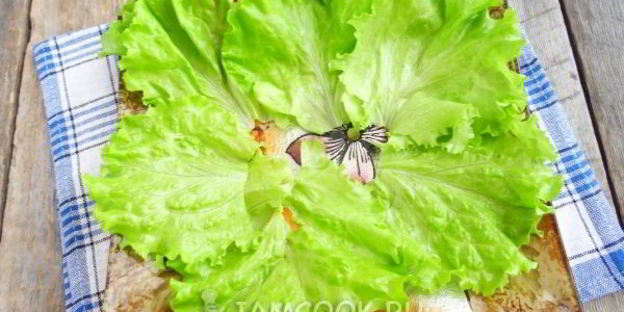 рулет из лаваша с консервированной рыбой