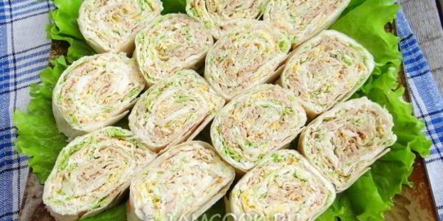 рулет из лаваша с консервированной рыбой