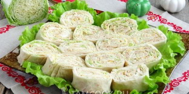 рулет из лаваша с консервированной рыбой