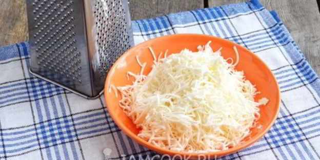 рулет из лаваша с консервированной рыбой