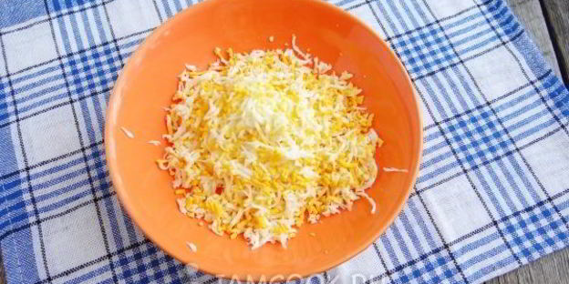 рулет из лаваша с консервированной рыбой