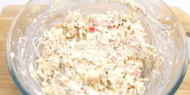 рулет из лаваша с крабовыми палочками