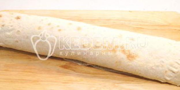 рулет из лаваша с крабовыми палочками