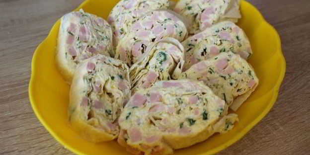 рулет из лаваша с ветчиной