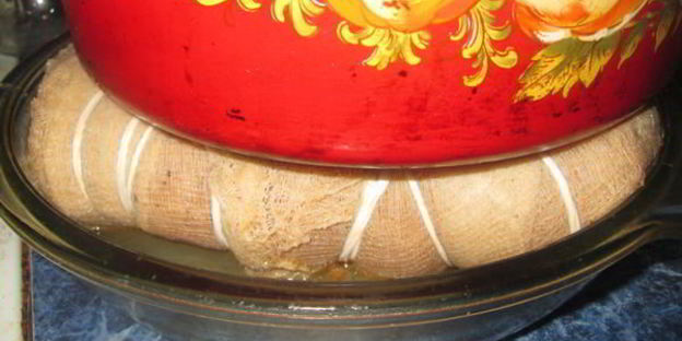 рулет из сала с курицей и черносливом