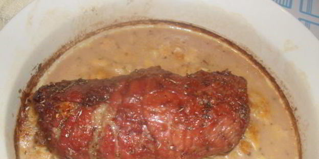 рулет из свинины с яблоком и сыром