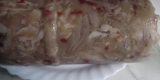 рулет куриный луковый