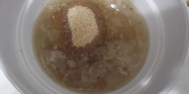 рулет куриный луковый