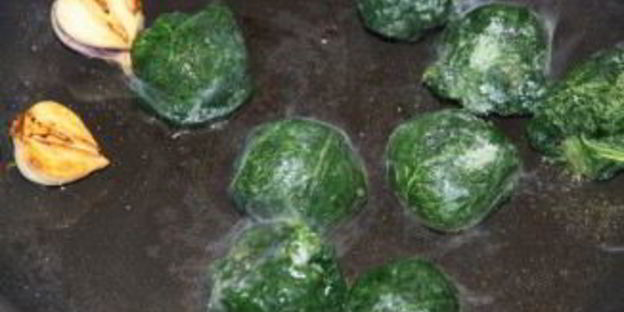 рулет на сковороде