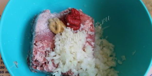 рулет с фаршем и сыром