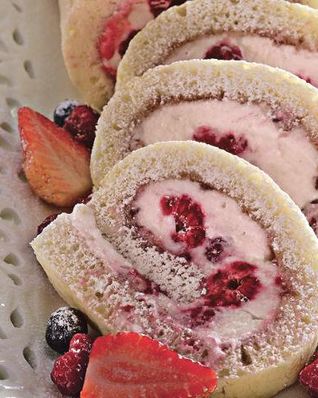 Рулет с малиной