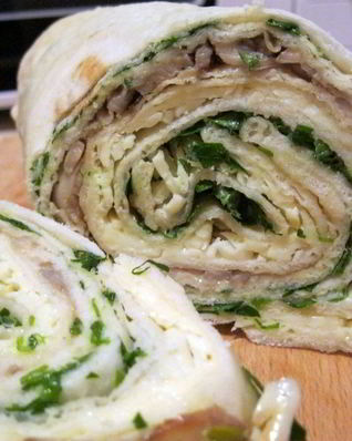 Рулет с творогом и зеленью