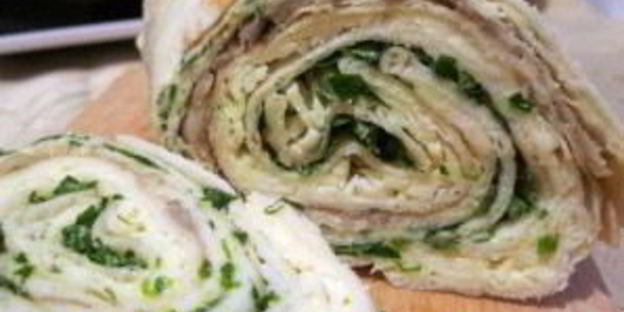 рулет с творогом и зеленью