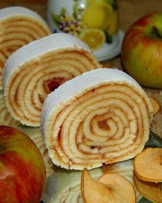 Рулет с яблоками Bolo de Rolo