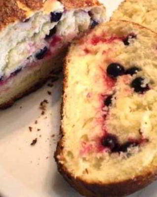 Рулет со смородиной