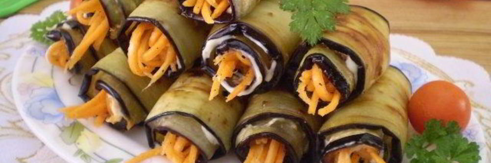 Рулетики из баклажанов с морковкой и чесноком