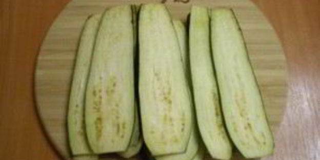 рулетики из баклажанов с морковкой и чесноком