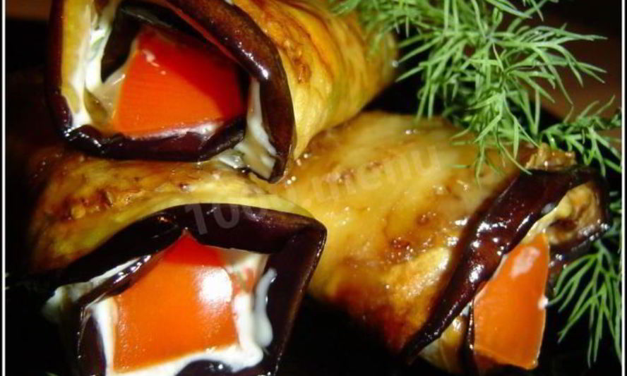 Рецепт рулетиков из баклажанов с помидорами и чесноком