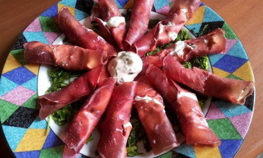 Рецепт рулетиков из брезаолы с филадельфией и травами