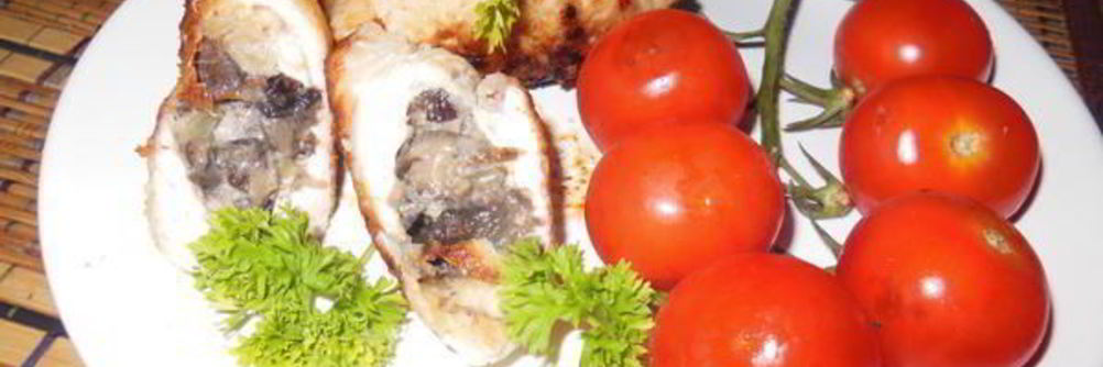 Рулетики из индейки с грибами и сыром