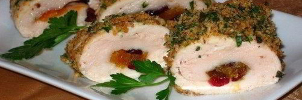 Рулетики из куриного филе в панировке