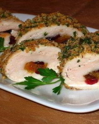 Рулетики из куриного филе в панировке