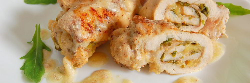 Рулетики из курицы с сыром и зеленью