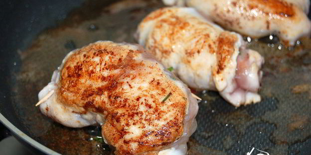 рулетики из курицы с сыром и зеленью