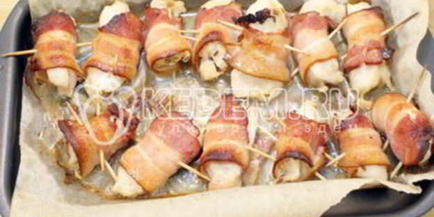 рулетики из курицы в беконе