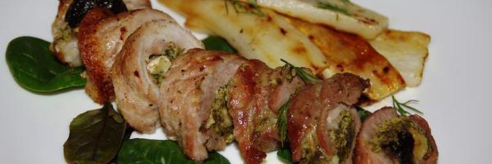Рулетики из свинины с черносливом и ореховым песто