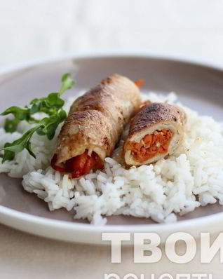 Рулетики из свинины с морковью и чесноком