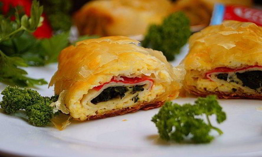 Рецепт рулетиков из теста фило с крабово-сырной начинкой