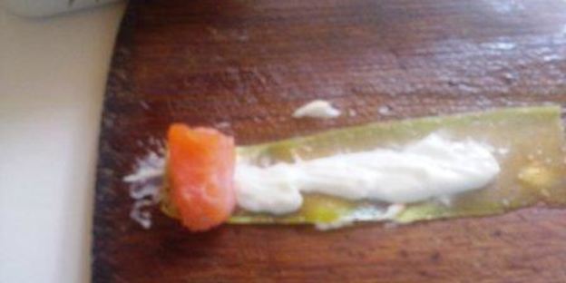 рулетики из цуккини и форели