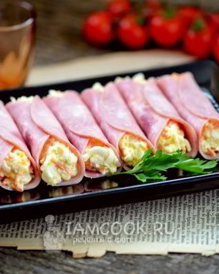 Рулетики из ветчины с сыром и корейской морковью