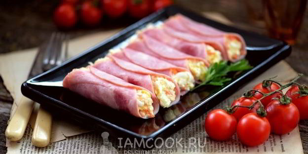 рулетики из ветчины с сыром и корейской морковью