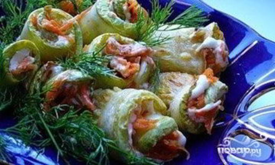 Рецепт рулетиков из жареных кабачков