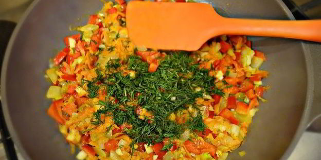 рулеты из скумбрии с сыром и овощами