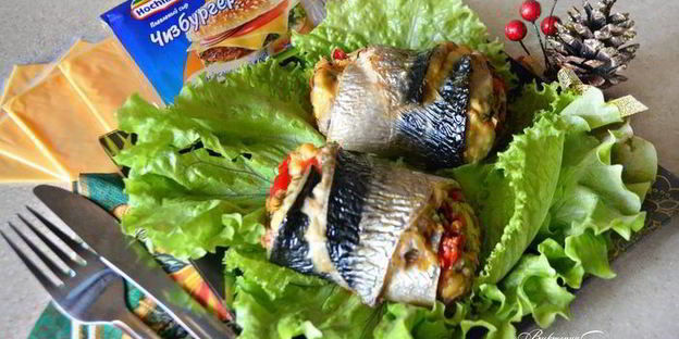 рулеты из скумбрии с сыром и овощами