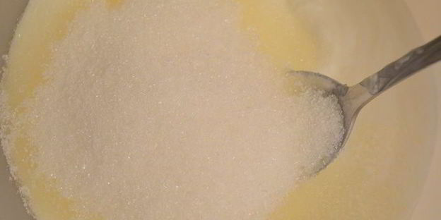 шоколадный рулет с грецкими орешками