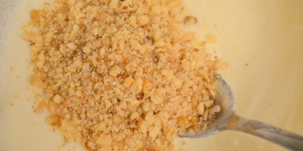 шоколадный рулет с грецкими орешками