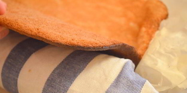 шоколадный рулет с грецкими орешками