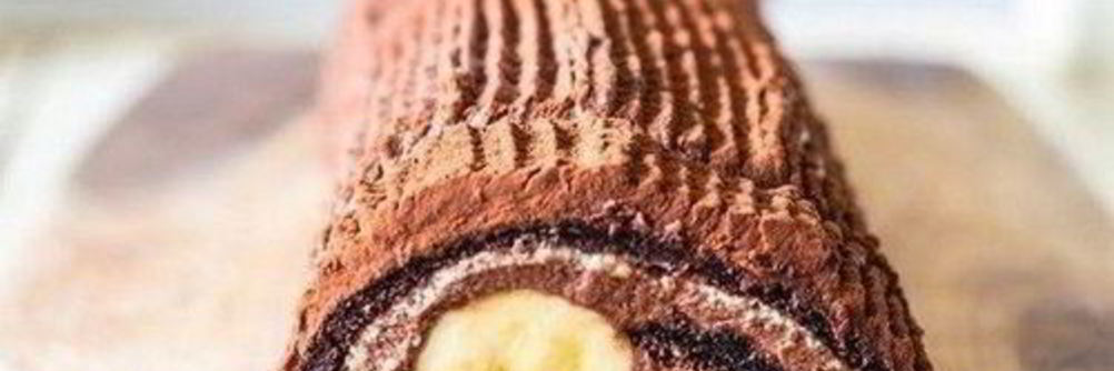 Шоколадный рулет с начинкой из бананов