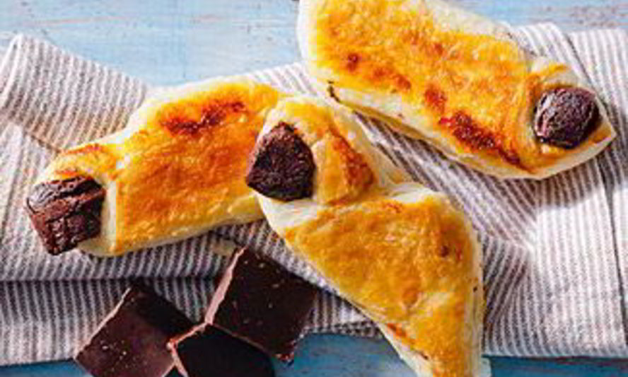 Рецепт слоеных рулетиков с шоколадом в мультиварке