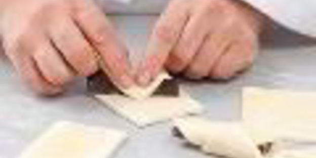 слоеные рулетики с шоколадом в мультиварке