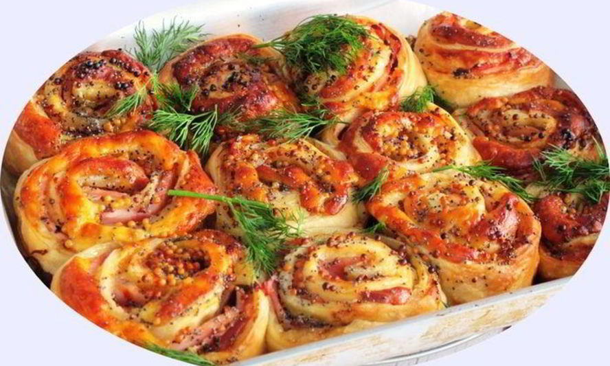 Рецепт слоеных рулетиков в заливке