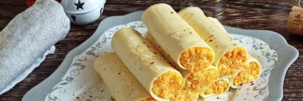 Сырные рулетики с пикантной начинкой