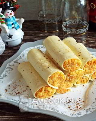 Сырные рулетики с пикантной начинкой